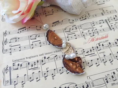 handgefertigte kurze Kette mit Perlen aus Kaffeekapseln Recyclingschmuck