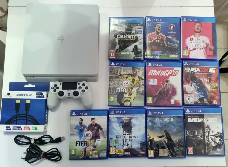 Console PS4 Slim CUH-2116A 500GB White Con Dualshock E 10 Giochi Ricondizionata
