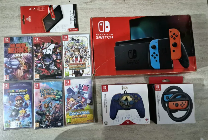 Console Nintendo Switch V2 HAC-001(-1) Boxata E Completa + 6 Giochi, SD 128GB E Accessori Usato Ottimo