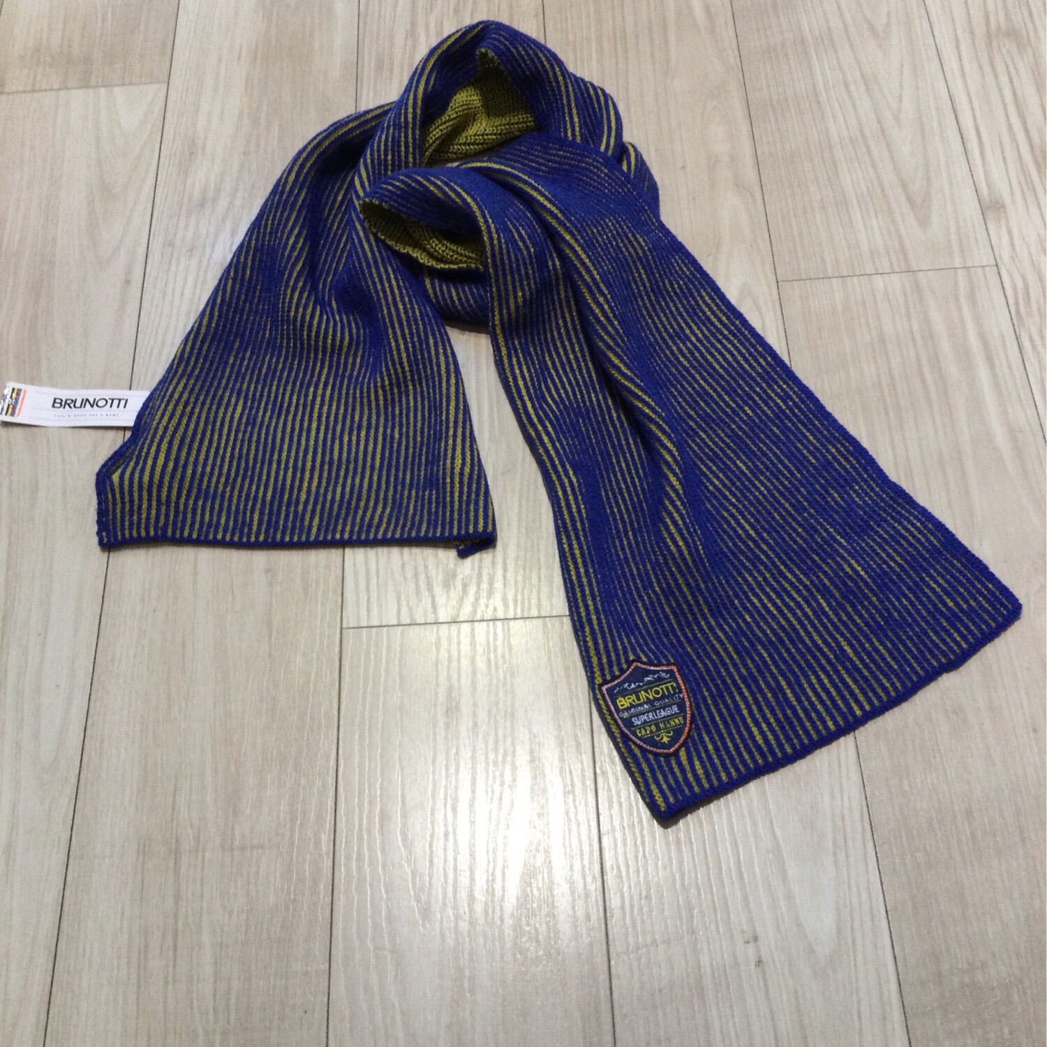 écharpe tricot brunotti