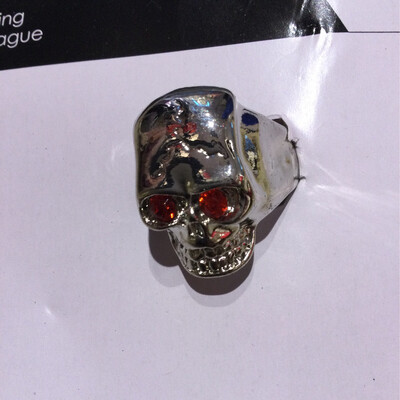 Halloween bague tête de mort pour adulte Jadeo