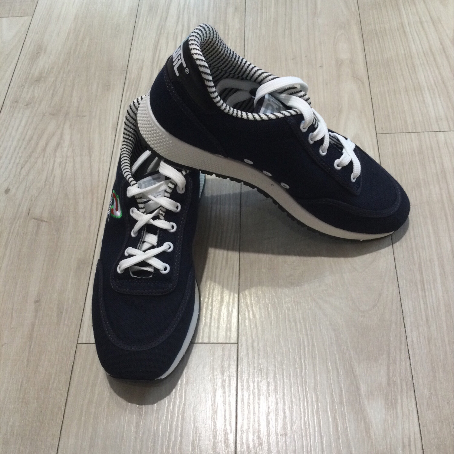  chaussures garçon /homme Rutil