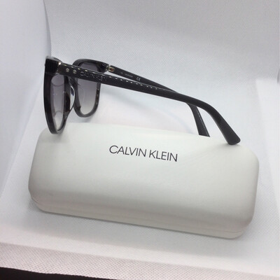 Lunettes de soleil Calvin Klein