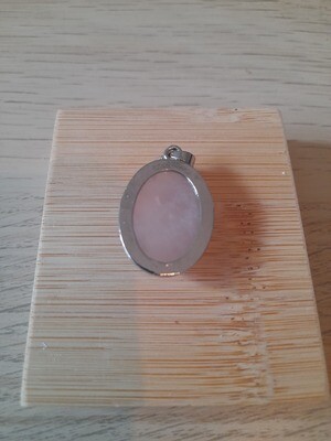 ​Pendentif ovale en quartz rose naturel