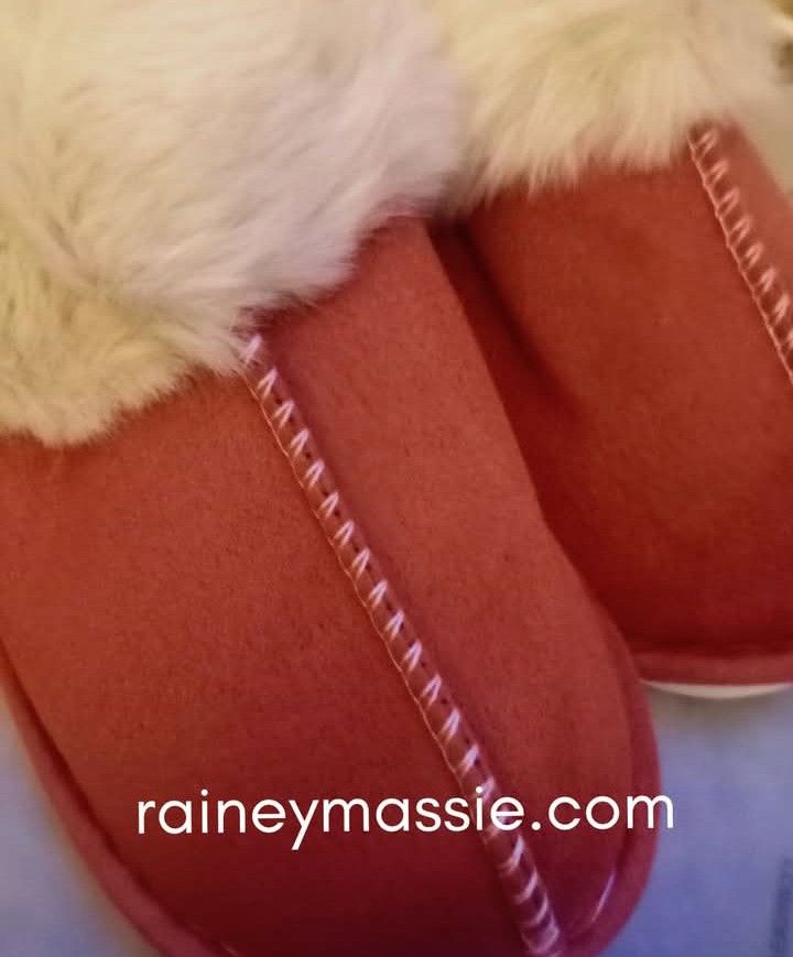 Red - Fluffy Cozy Slippers