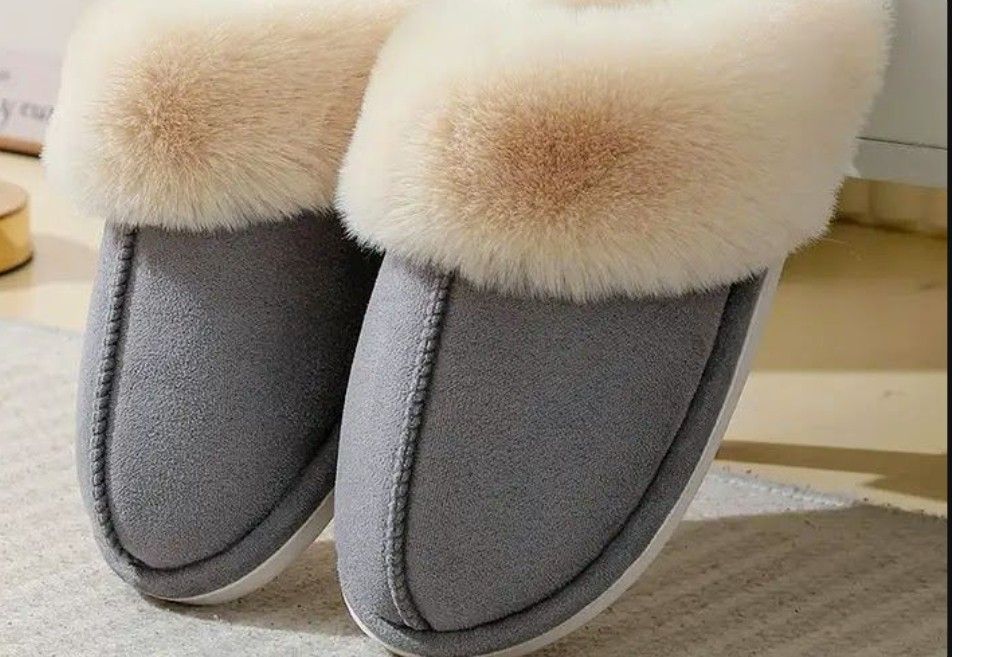 CozEy Life! Gray/Blue Fluffy Slippers - Size Large