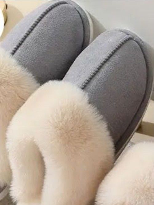 CozEy Life! Gray/Blue Fluffy Slippers - Size Large