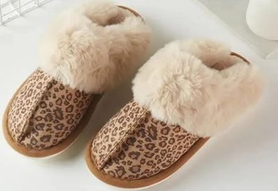 CozEy Life! Leopard Print Fluffy Slippers - Size Medium