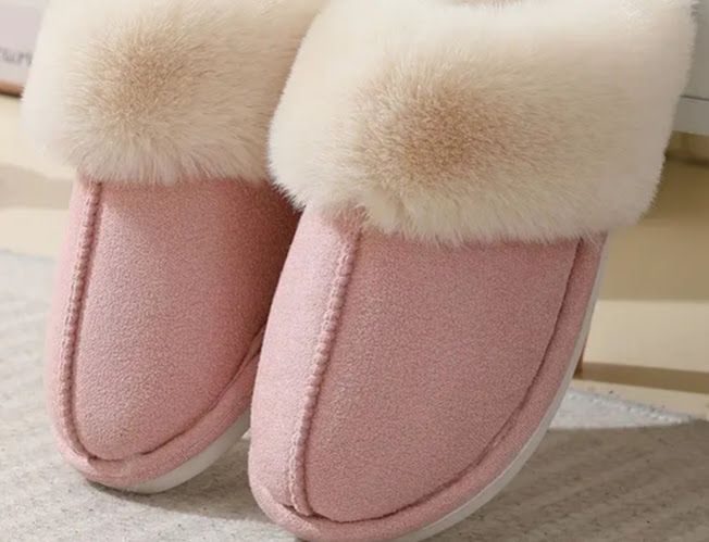 CozEy Life! Pink - Fluffy  Slippers - Size Small