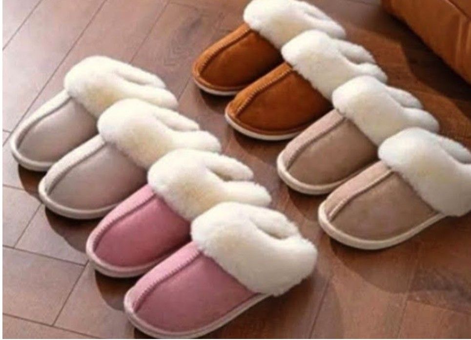 CozEy Life! Pink Fluffy Slippers- Size Large