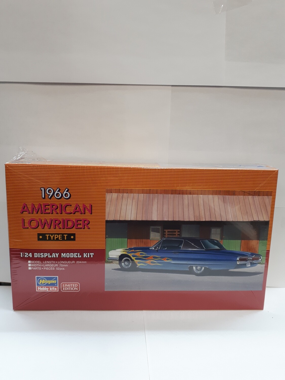 1966 FORD THUNDERBIRD AMERICAN LOWRIDER MODEL KIT