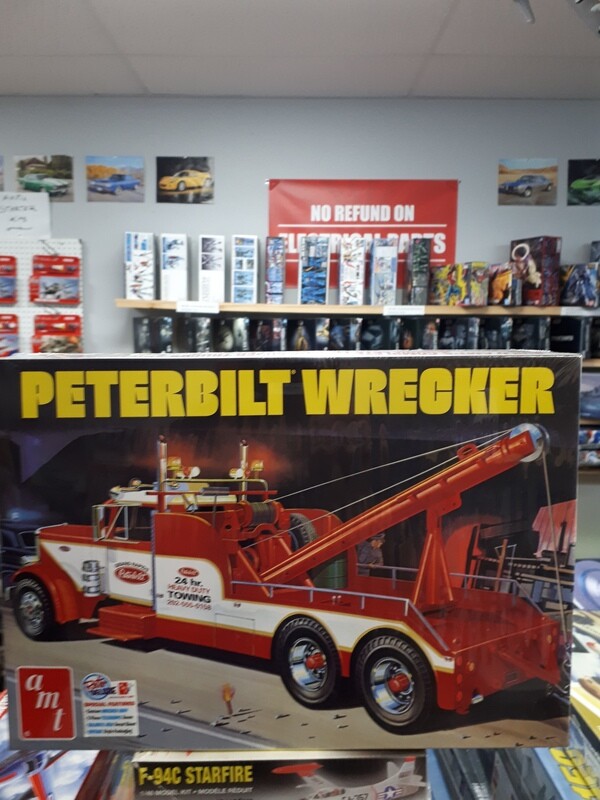 PETERBILT WRECKER Model Truck Kit