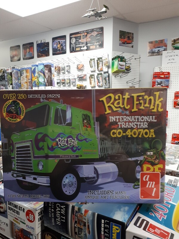 RAT FINK INTERNATIONAL HARVESTER MODEL KIT