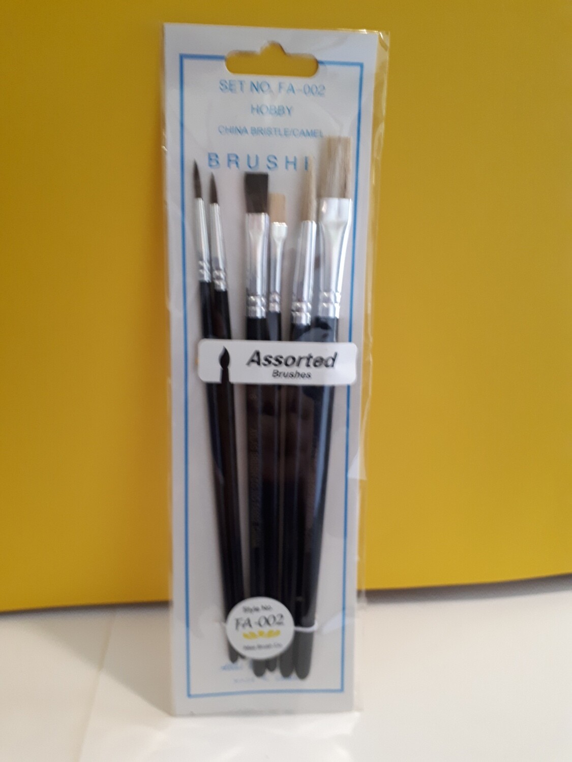 ASSORTED BRUSHES