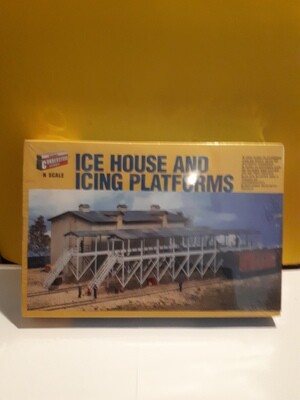 ICE HOUSE AND PLATFORMS N SCALE