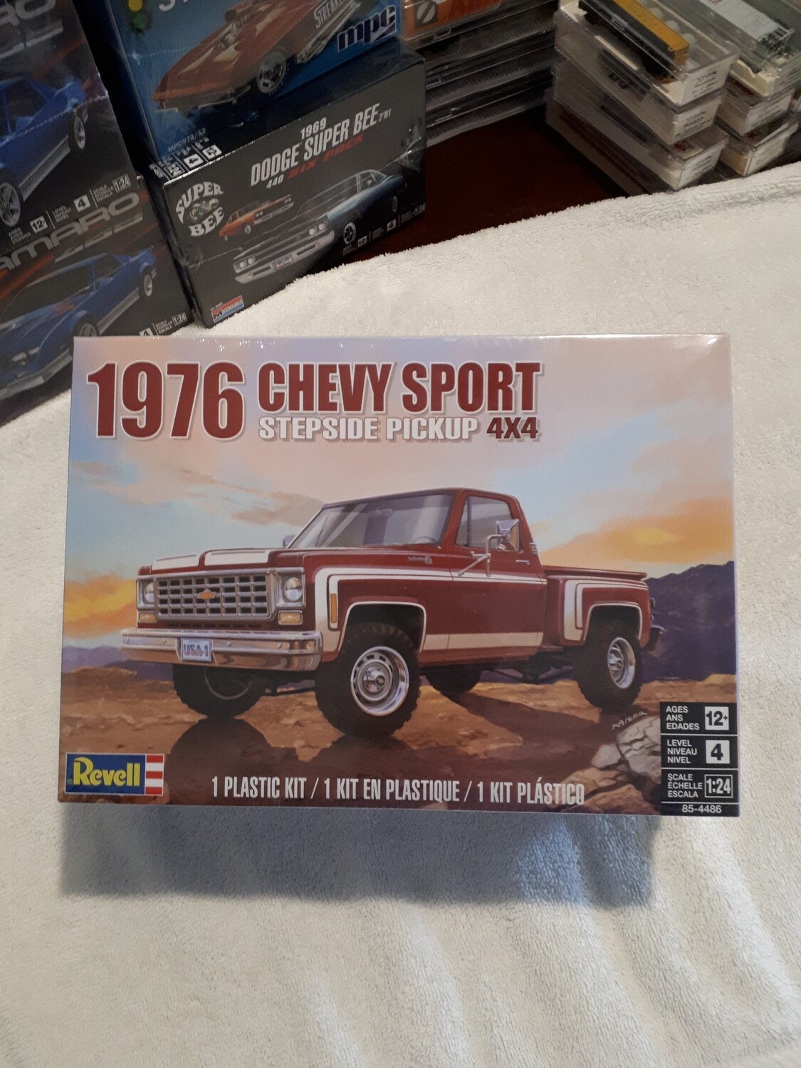 1976 CHEVY SPORT STEP SIDE 4X4 Model Kit