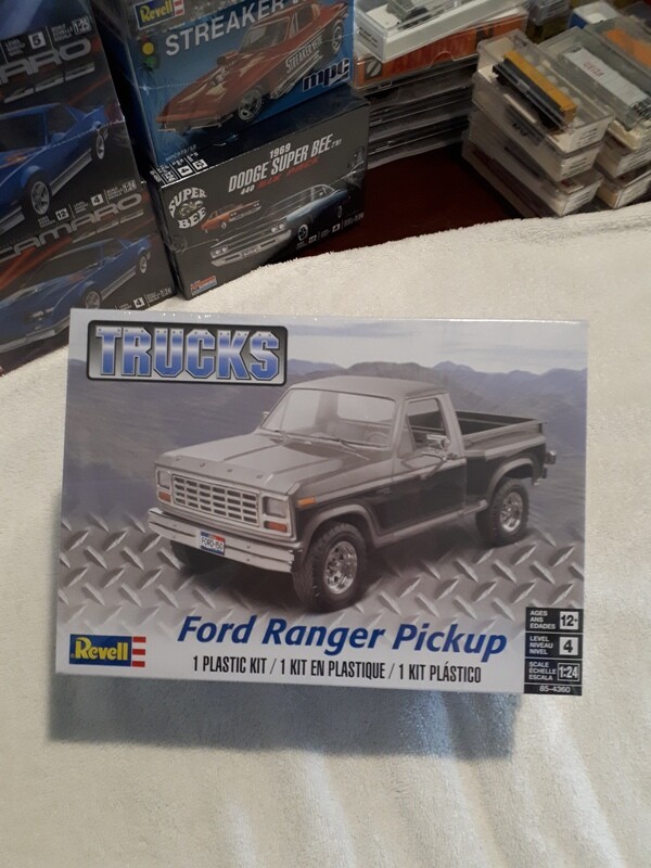 FORD RANGER Pickup Model Truck Kit