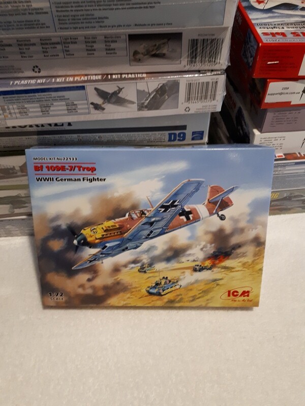 BF 109E-7/TROP Model Airplane Kit