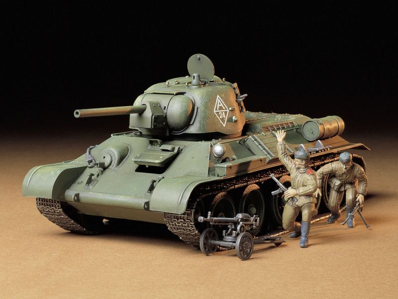 T34/76 RUSSIAN TANK Military Model Kit