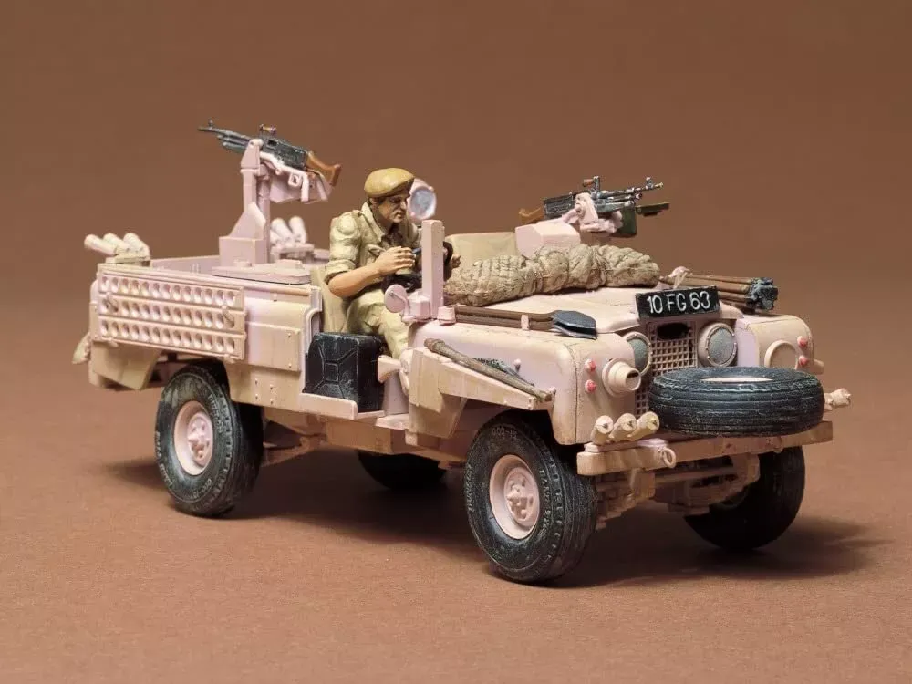 S.A.S. LAND ROVER PINK PANTHER Military Vehicle Model Kits