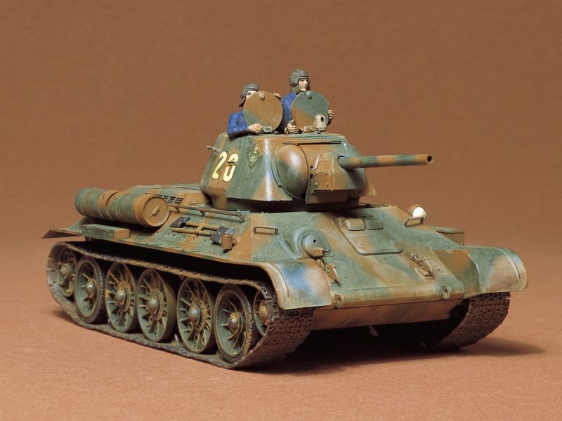 T34/76 RUSSIAN TANK Military Model Kit