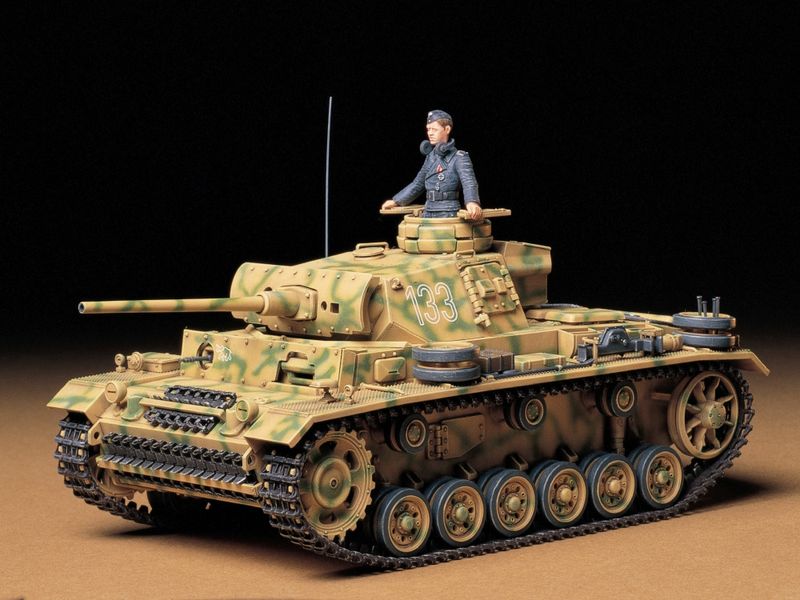GERMAN PANZERKAMPFWAGEN III AUSF.L SD.KFZ.141/1 Military Model Tank Kit