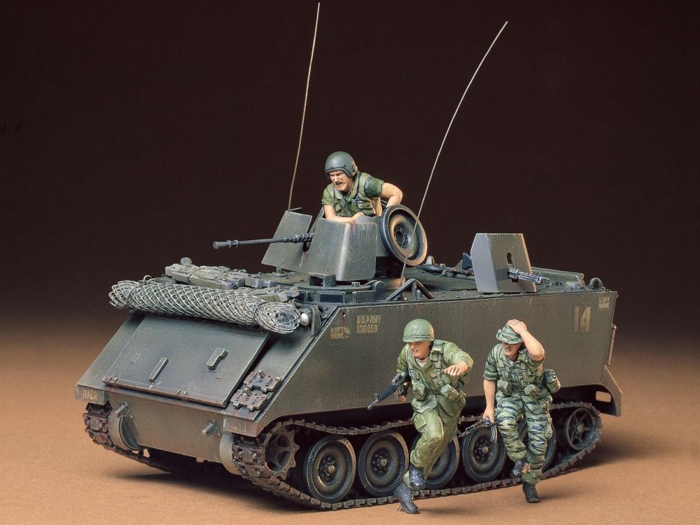 U.S. M113 ACAV [Armored Assault Vehicle] Military Model Kit