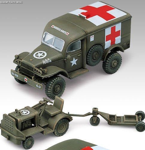 U.S. Ambulance &amp; Towing Tractor Military Model Kit