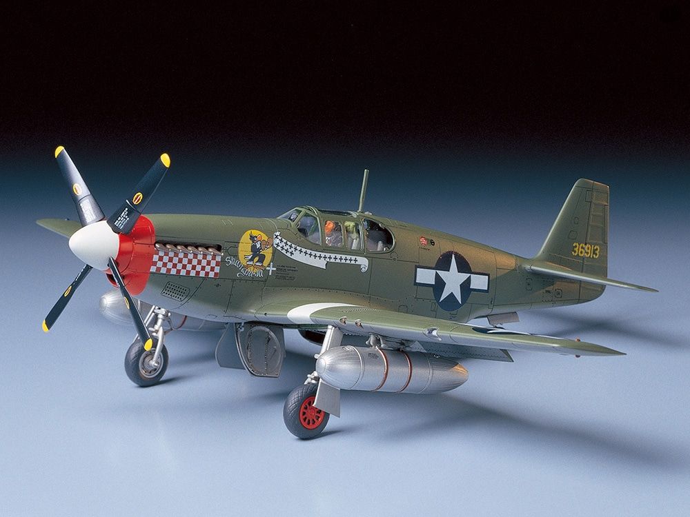 NORTH AMERICAN P-51B MUSTANG Model Airplane Kit