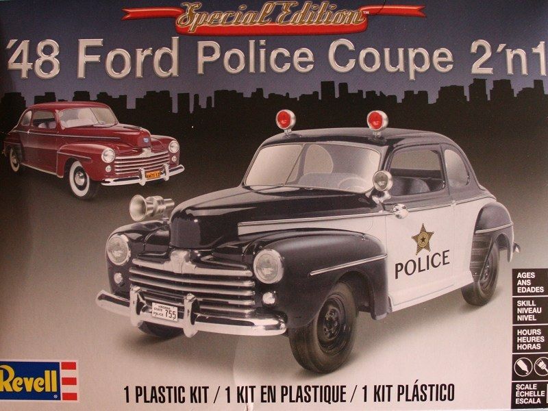 48 FORD POLICE COUPE 2 IN 1 MODEL KIT