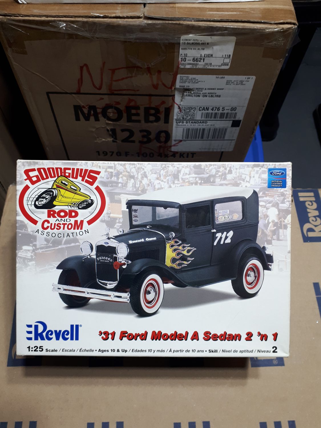 1931 Ford Model A Sedan 2 in 1 Model Kit Pre-Owned