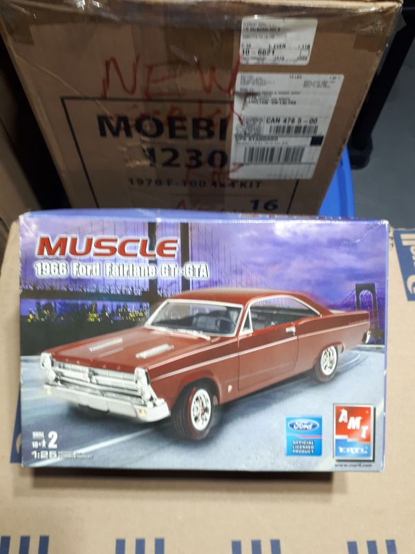 AMT31935 1966 Ford Fairlane GT-GTA Model Kit