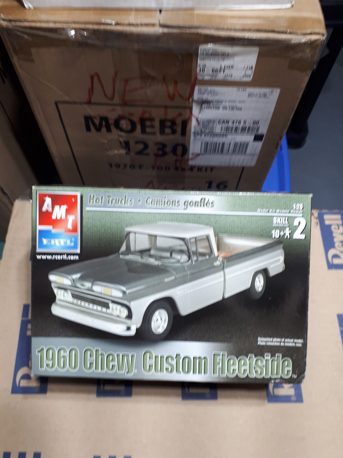 AMT6310 1960 CHEVY CUSTOM FLEETSIDE MODEL KIT