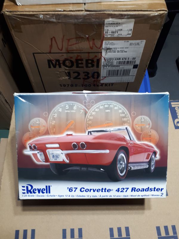 REVELL 67 Corvette 427 Roadster model kit