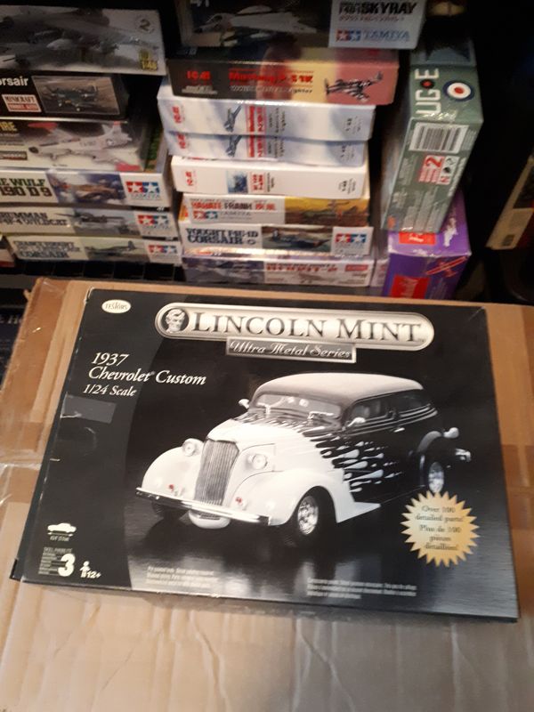 1937 Chevrolet Custom Die Cast Kit Ultra Metal Series