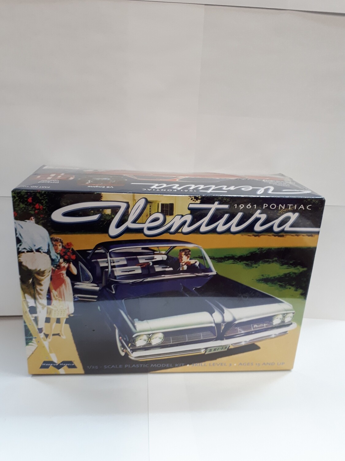 MOEBIUS 1961 PONTIAC VENTURA MODEL KIT