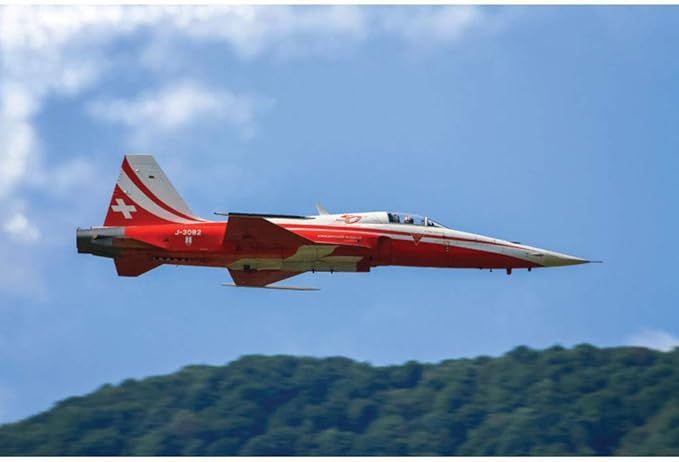 ITALERI F-5E TIGER II PATROUILLE SUISSE Model Airplane Kit