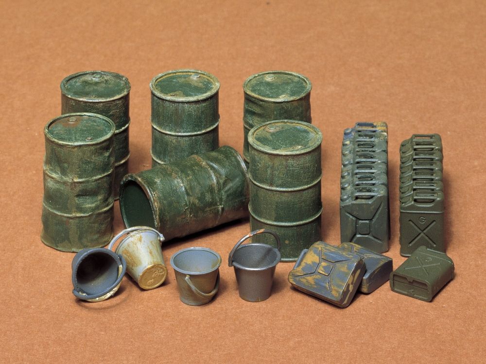 TAMIYA JERRY CAN SET Military Miniature Model Kits