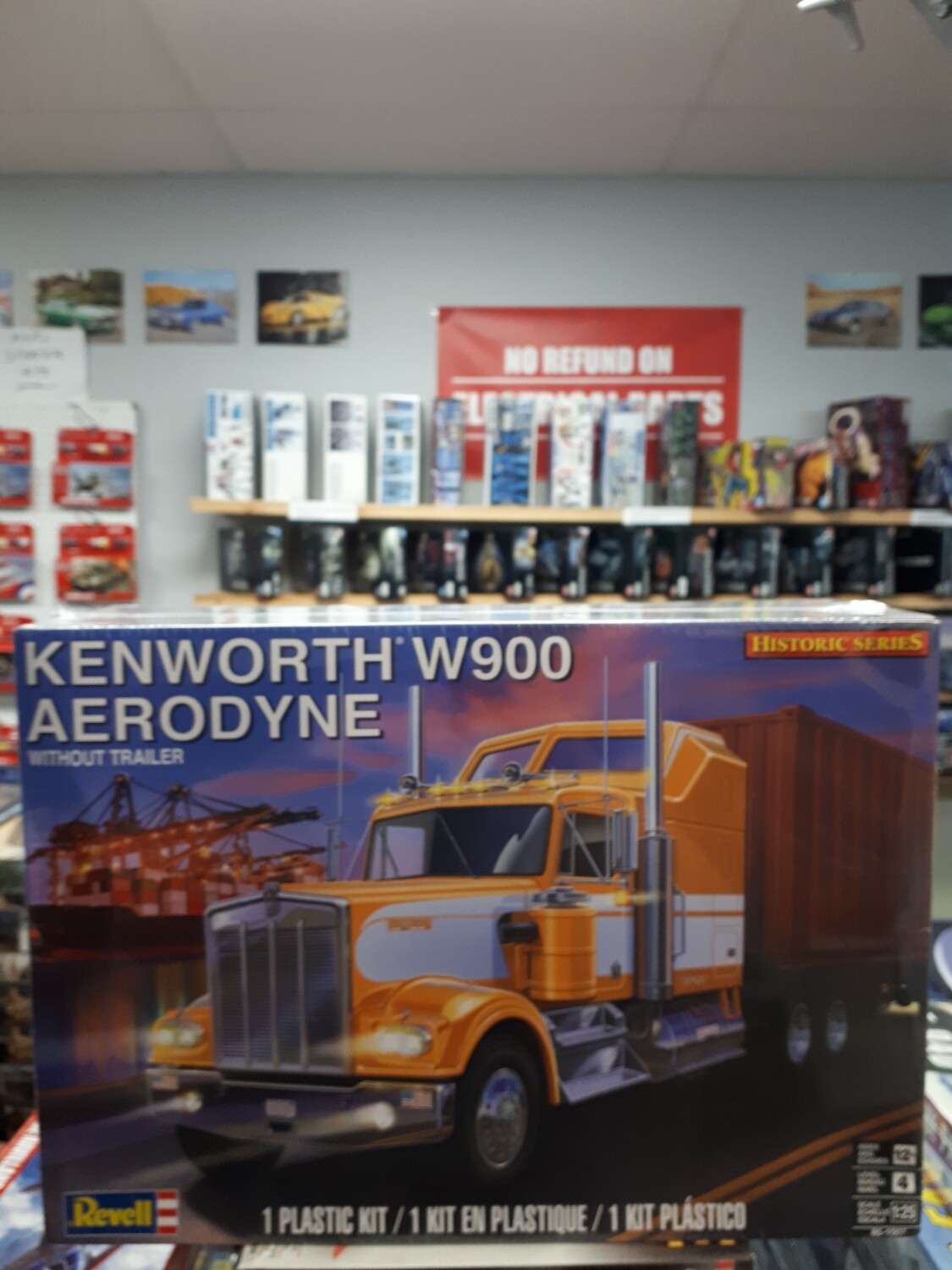 REVELL KENWORTH W900 AERODYNE Model Truck Kit