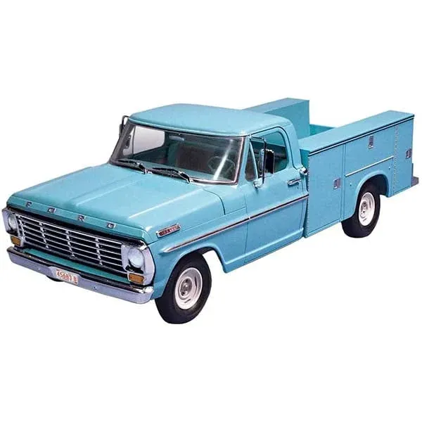 1967 Ford F-100 Service Bed P/U Model Kit by Moebius