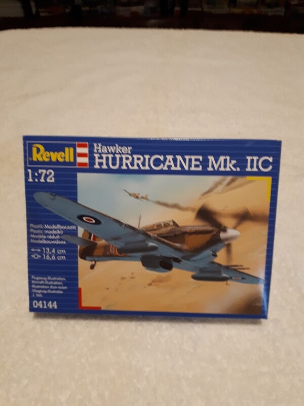 REVELL HAWKER HURRICANE MK. IIC Model Airplane Kit