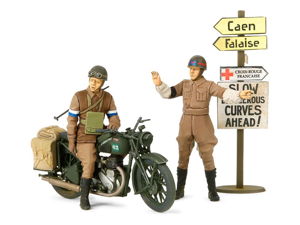 TAMIYA BRITISH BSA Motorcycle &amp; Military Police,  Miniature Military Model Kit