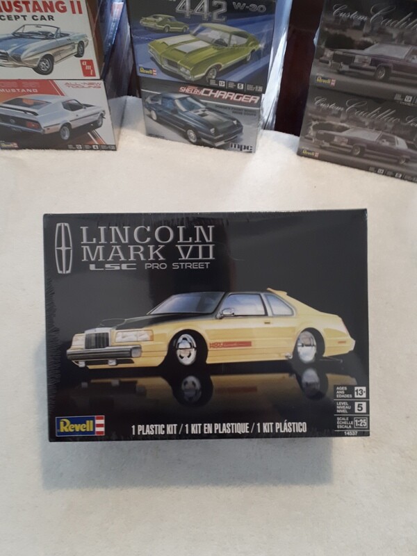 REVELL Lincoln Mark VII LSC Pro Street Model Car Kit