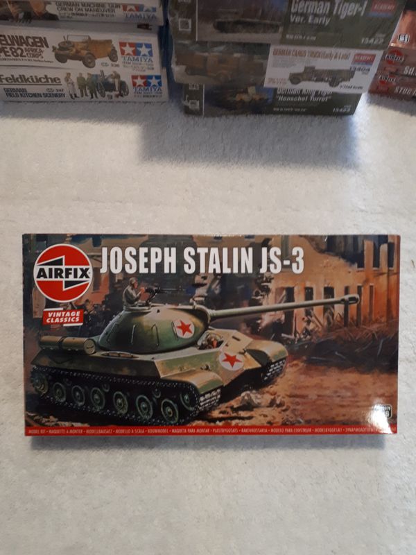 AIRFIX Joseph Stalin JS-3 Tank Military Model Tank Kit
