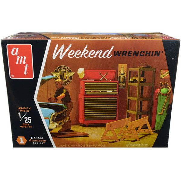 AMT GARAGE ACCESSORY MODEL KIT