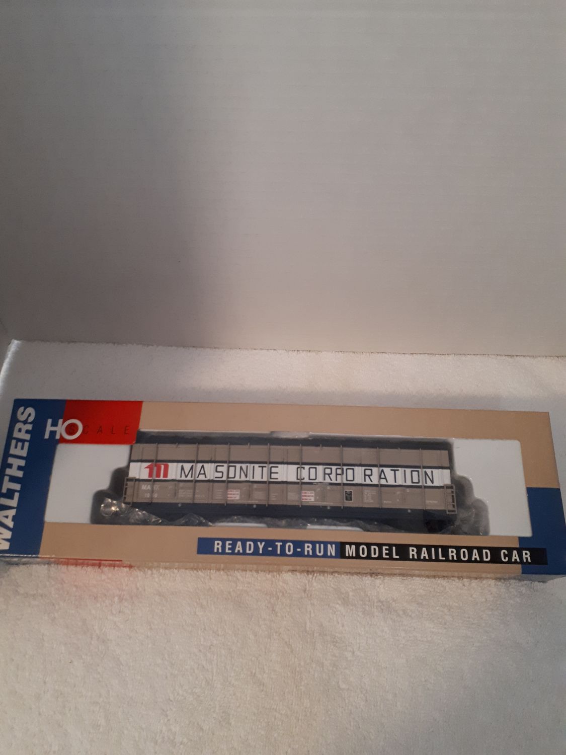 HO Scale Thrall Door Box Car