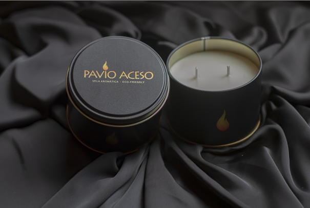 Vela Aromática na Lata - Pavio Aceso Vela Aromática na Lata - Pavio Aceso
