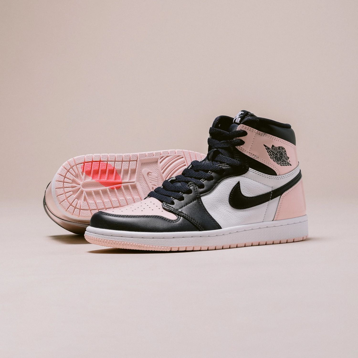 WOMEN'S AIR JORDAN 1 RETRO HIGH OG WOMEN'S AIR JORDAN 1 RETRO HIGH OG