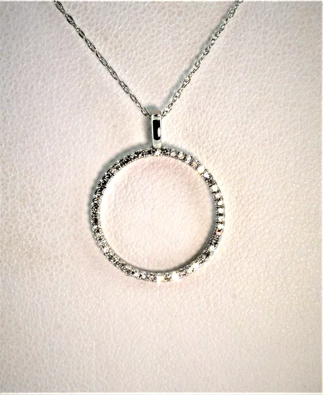 Golden Circle of Diamonds White Gold Petite Pendant