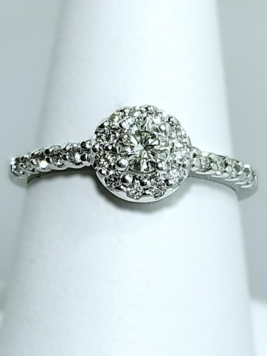 Diamond engagement Ring